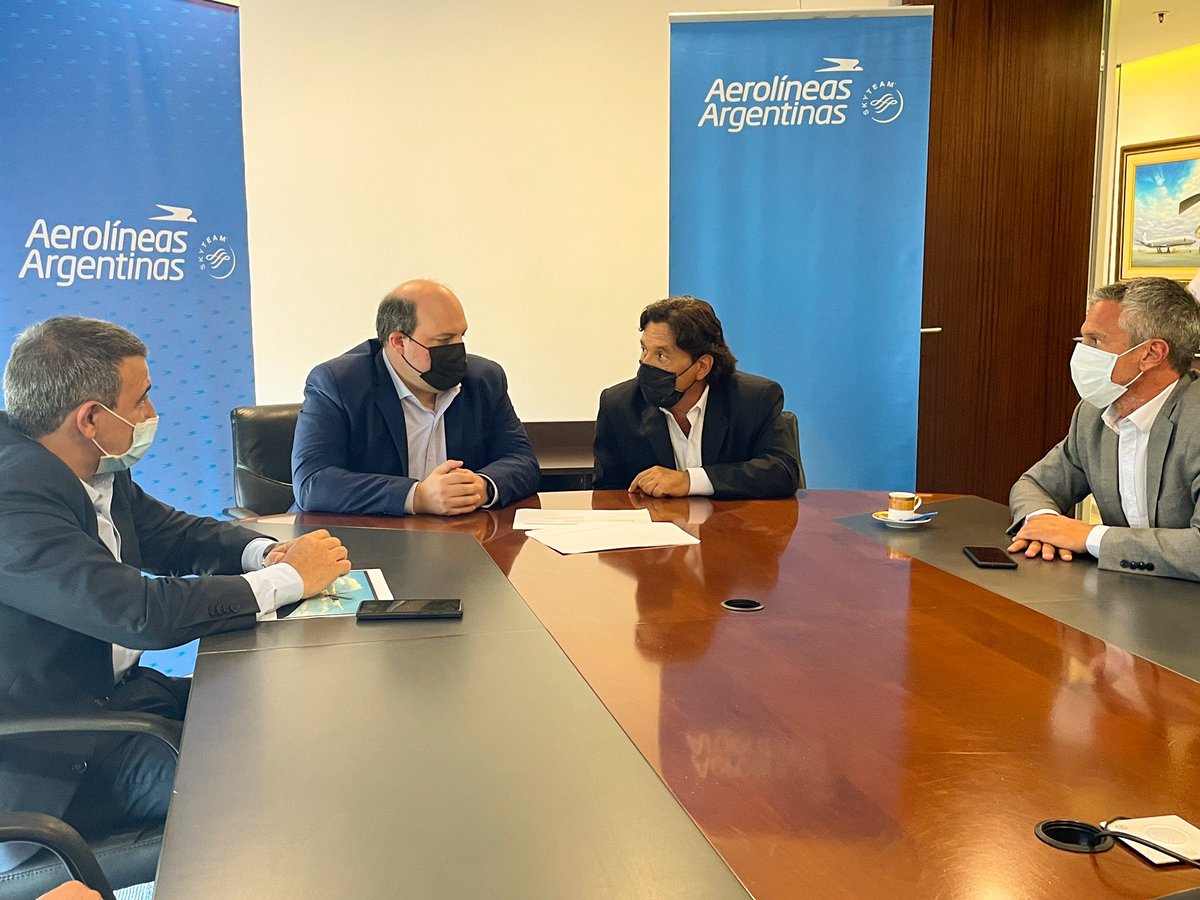 La provincia de Salta y la ciudad brasileña de San Pablo tendrán por primera vez conexión aérea directa con Aerolineas Argentinas 👏🏻🇦🇷 🇧🇷

Junto al presidente de <a href="/Aerolineas_AR/">Aerolíneas Argentinas</a>, <a href="/ceriani_pablo/">Pablo Ceriani</a>, anunciamos esta nueva ruta que estará operativa a partir de julio.