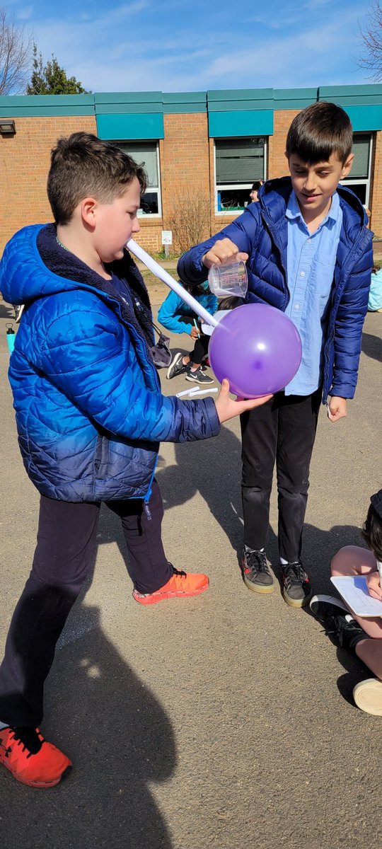 MissHatFHES's tweet photo. Having a blast with balloons 🎈#sohappytogether #FHESfamily https://t.co/eAAYqmsKSA