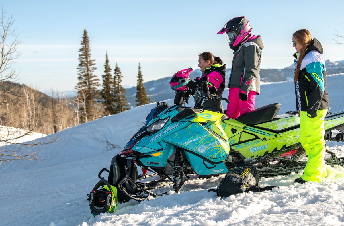 CastleXGear's tweet photo. To all the rad #CastleX ladies out there, today and everyday, we celebrate you! π―ππ
#internationalwomensday #castlexgear #cx #wearthebest #weknowsnow #girlswhoride https://t.co/lU3gTaCMW9