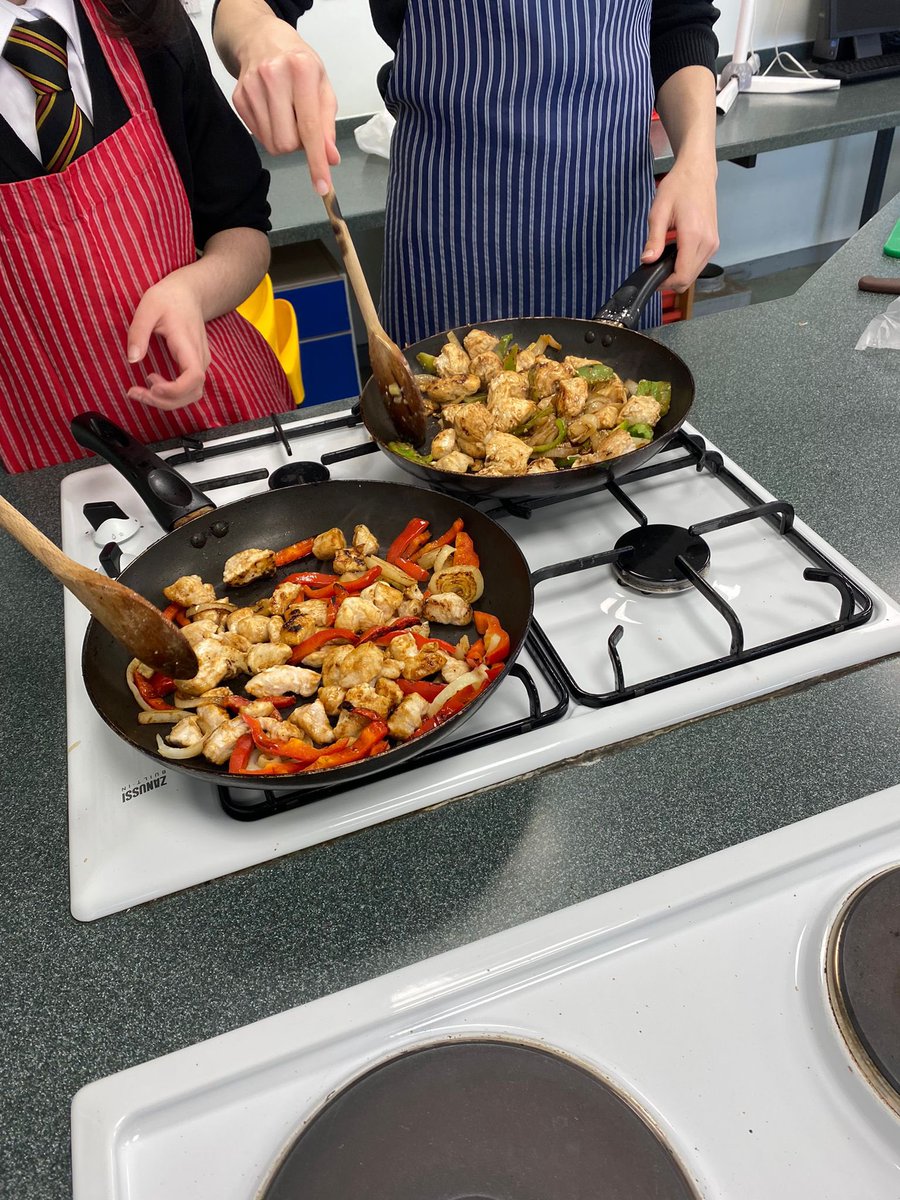 FormbyHighFood's tweet photo. Salt &amp; Pepper Chicken v Quorn made by some of our Yr8 budding cooks!! #fakeaway https://t.co/lYV8i6PHjJ