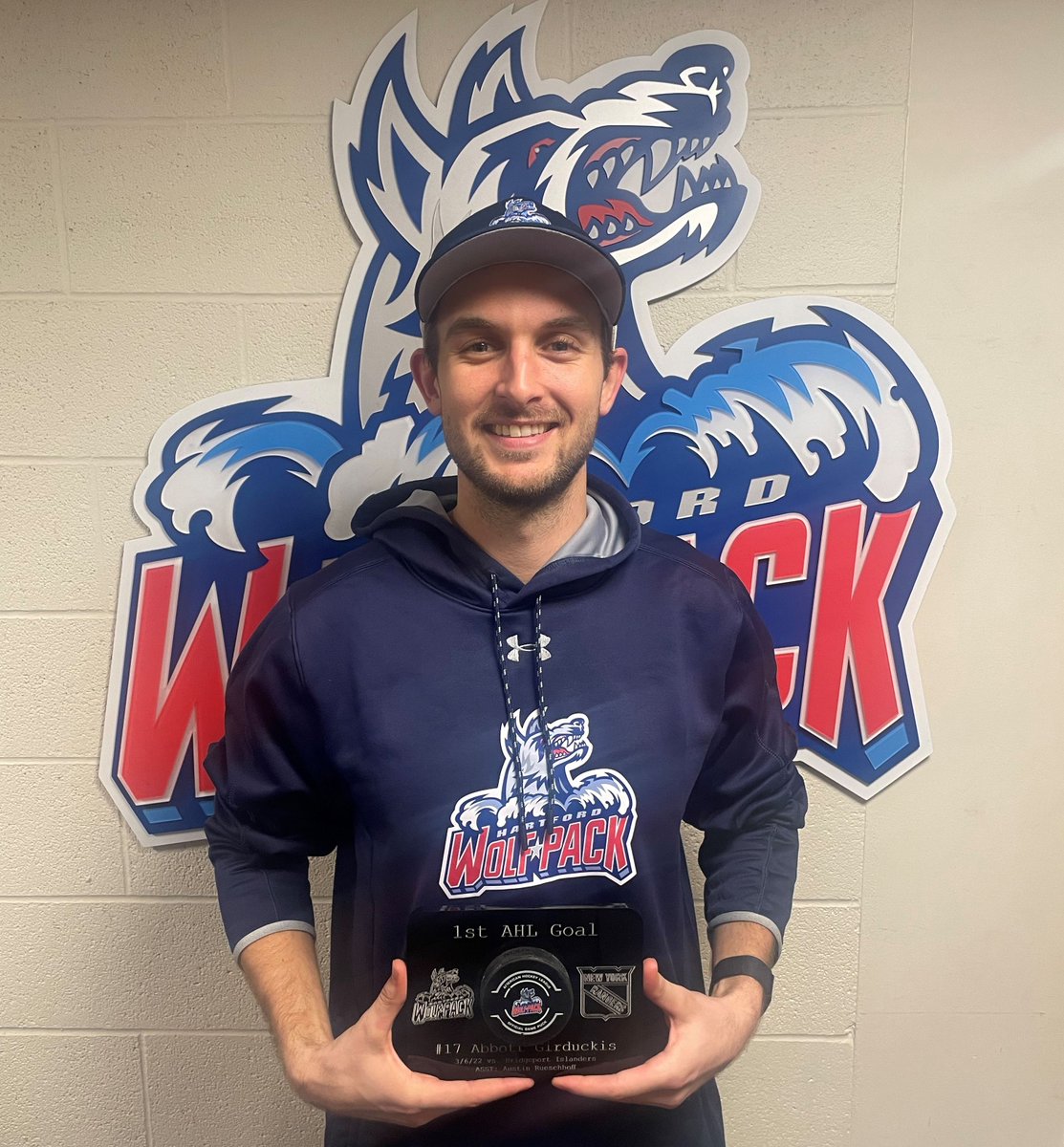HWPHockey's tweet photo. Another 𝓶𝓲𝓵𝓮𝓼𝓽𝓸𝓷𝓮 moment! Congratulations to the newest member of the Pack, Abbott Girduckis, on his 1st AHL Career goal 🎉 https://t.co/vSZ6Bz9su8