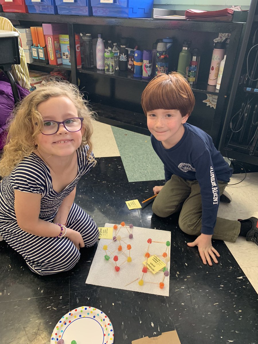 kingmia5's tweet photo. Working on our 3D shapes and learning about their attributes. @MES_Mustangs https://t.co/9mN0YsWCxX
