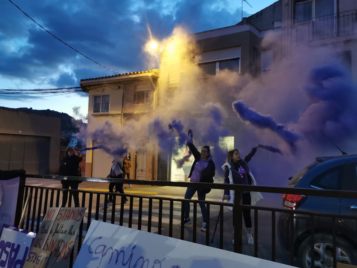 BAFeminista's tweet photo. El Bajo Aragón Feminista este año se ha ido a Alcorisa a manifestarse este #8M2022 .
Derechos para todas todos los días! #Batucadafeminista
#BAF 💪💪💪💜💜💜 https://t.co/XTUkzrjo2c