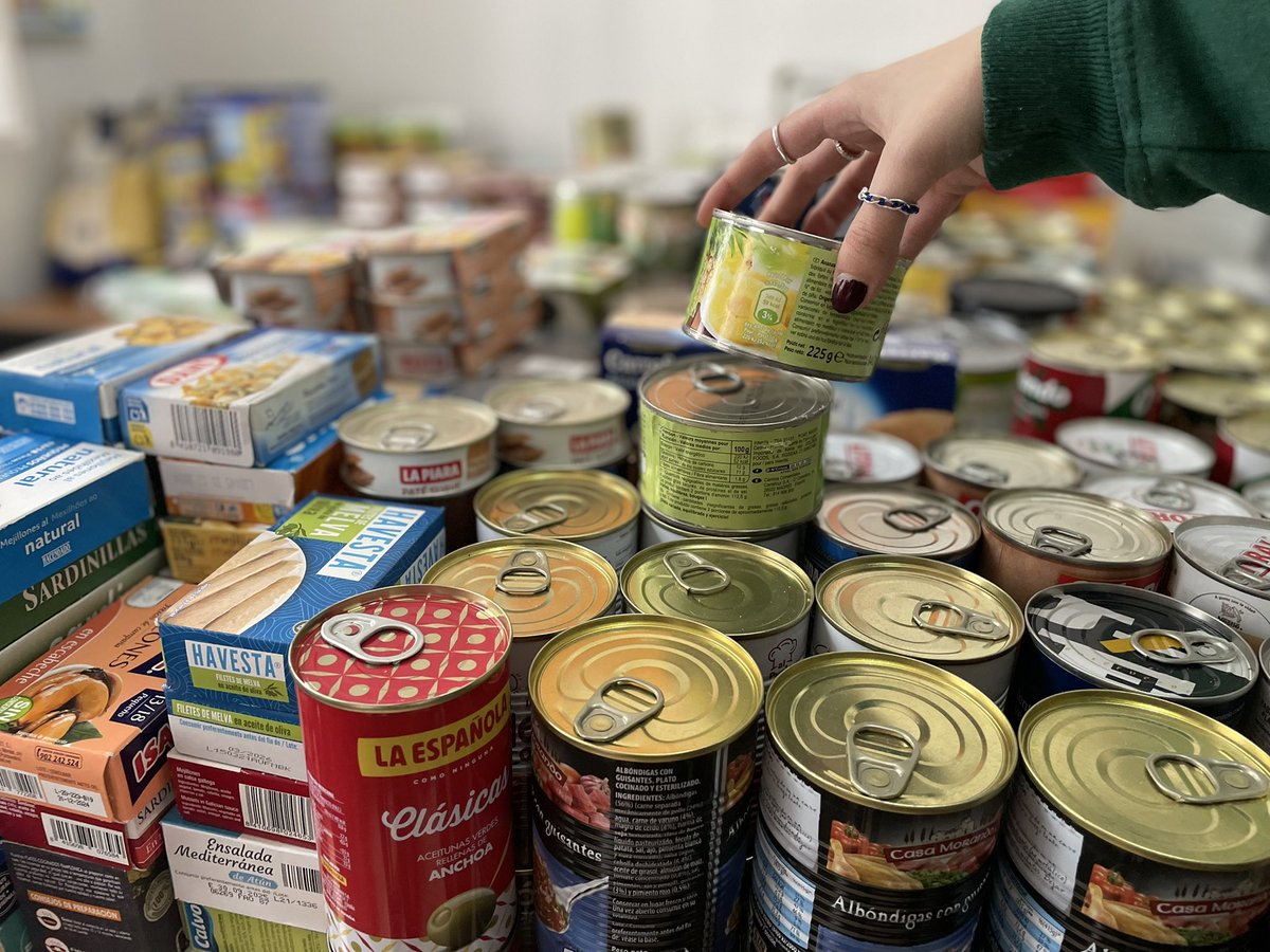 Durante toda esta semana #SumamosMercedPorUcrania 🇺🇦🇺🇦recogiendo alimentos y material sanitario. Y como siempre, junto a la donación 🤲🏼, la oración 🙏🏼 

#Ucrania #Oración #SOSUcrania #solidaridad #colegiochamartin #colegiomadrid #CaminandoContigo #CaminandoContigoSumamosMerced