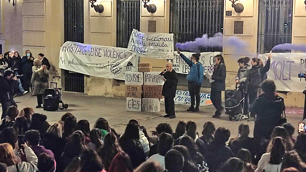 ♀️ Les dones LBT hem tornat a sortir als carrers dels Països Catalans un any més #8M2022

🌈 Pel ple alliberament de gènere, sexual i de classe, el feminisme és el camí!