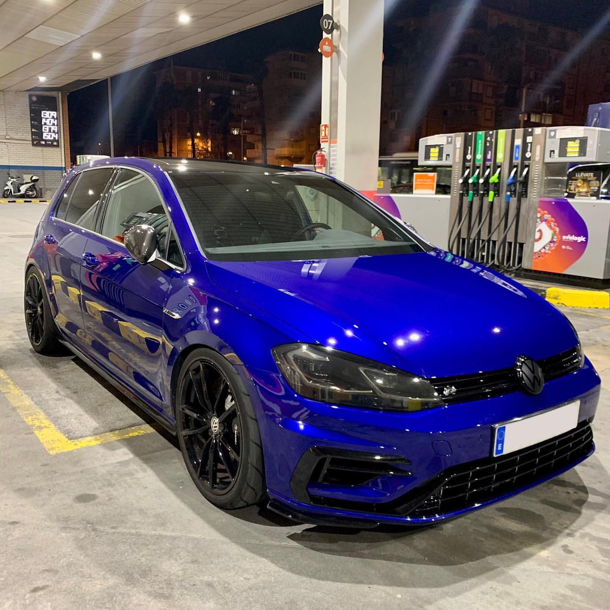 Golf R