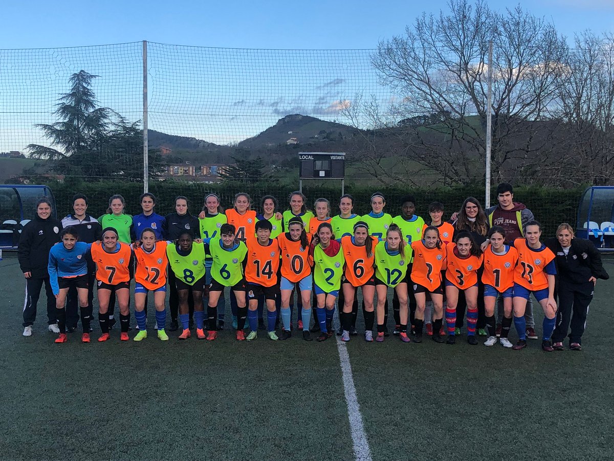 EFF_FVF's tweet photo. ❤️💚🤍DEIALDIAK - CONVOCATORIAS❤️💚🤍

🔥15 urte azpiko selekzioak beste entrenamendu bat bete bitartean 17 urte azpikoak 0-0 berdindu du @RealSociedadFEM-ren kontra.

🔥Empate a 0 de la sub-17 ante la Real mientras la sub-15 completa un nuevo entrenamiento.

#BatzenGaituelako https://t.co/eQ171yoFu7