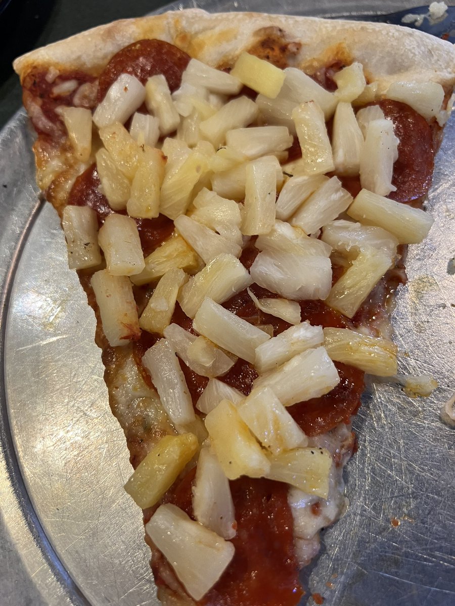If you’re not eating your pizza like this, you’re not living.