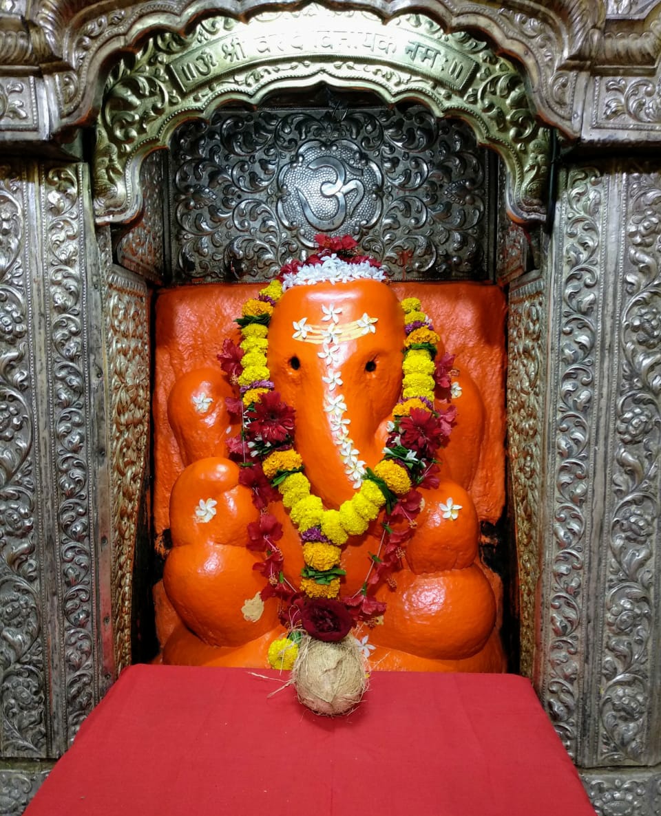 ipkvaradvinayak's tweet photo. ॥ श्री वरद विनायक प्रसन्न ॥
सभीको सुबह की
सुहानी बेला पर जय गणपति देवा .!
रिद्धि-सिद्धि के तुम दाता,
दीन दुखियों के भाग्य विधाता।
#वरदविनायकमहड #varadvinayak #ipkvv #FolloMe
@ipkvaradvinayak https://t.co/aOI4EngMbH