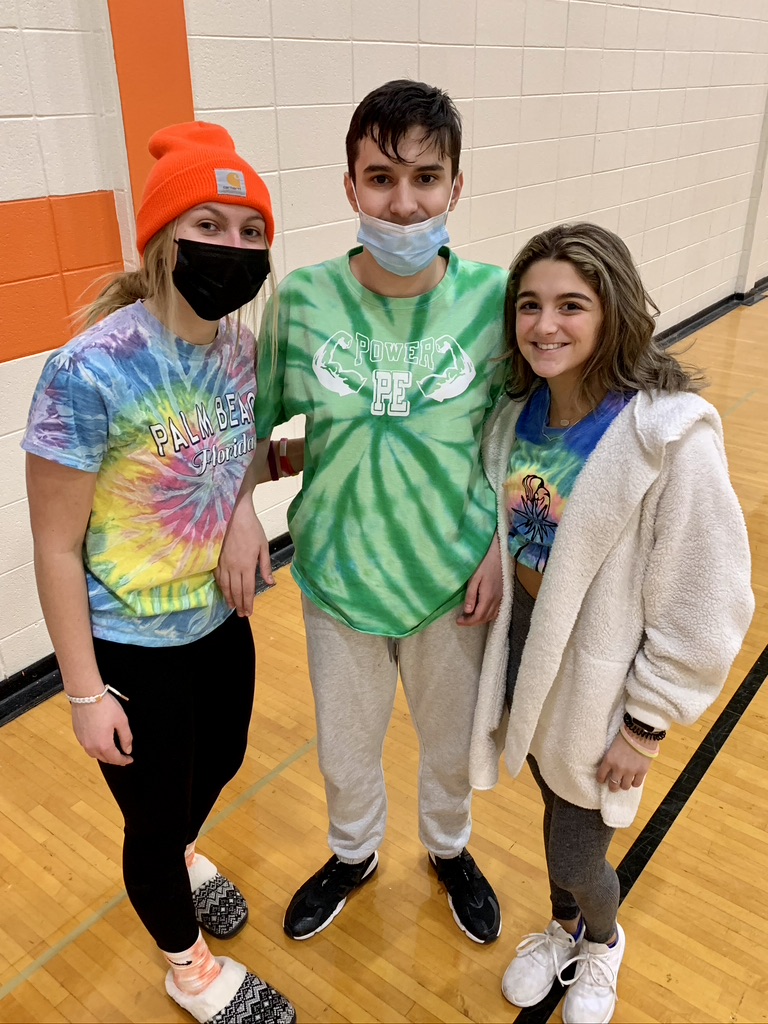 ShepardAstros's tweet photo. It's Respect Week at Shepard and each day features a dress theme. Today it's Neon/Tie-Dye Day (shine BRIGHT with respect).
THX teacher Ashley Lythberg for collecting so many great pictures.
#RespectWeekShepard https://t.co/kxoXI8v24P
