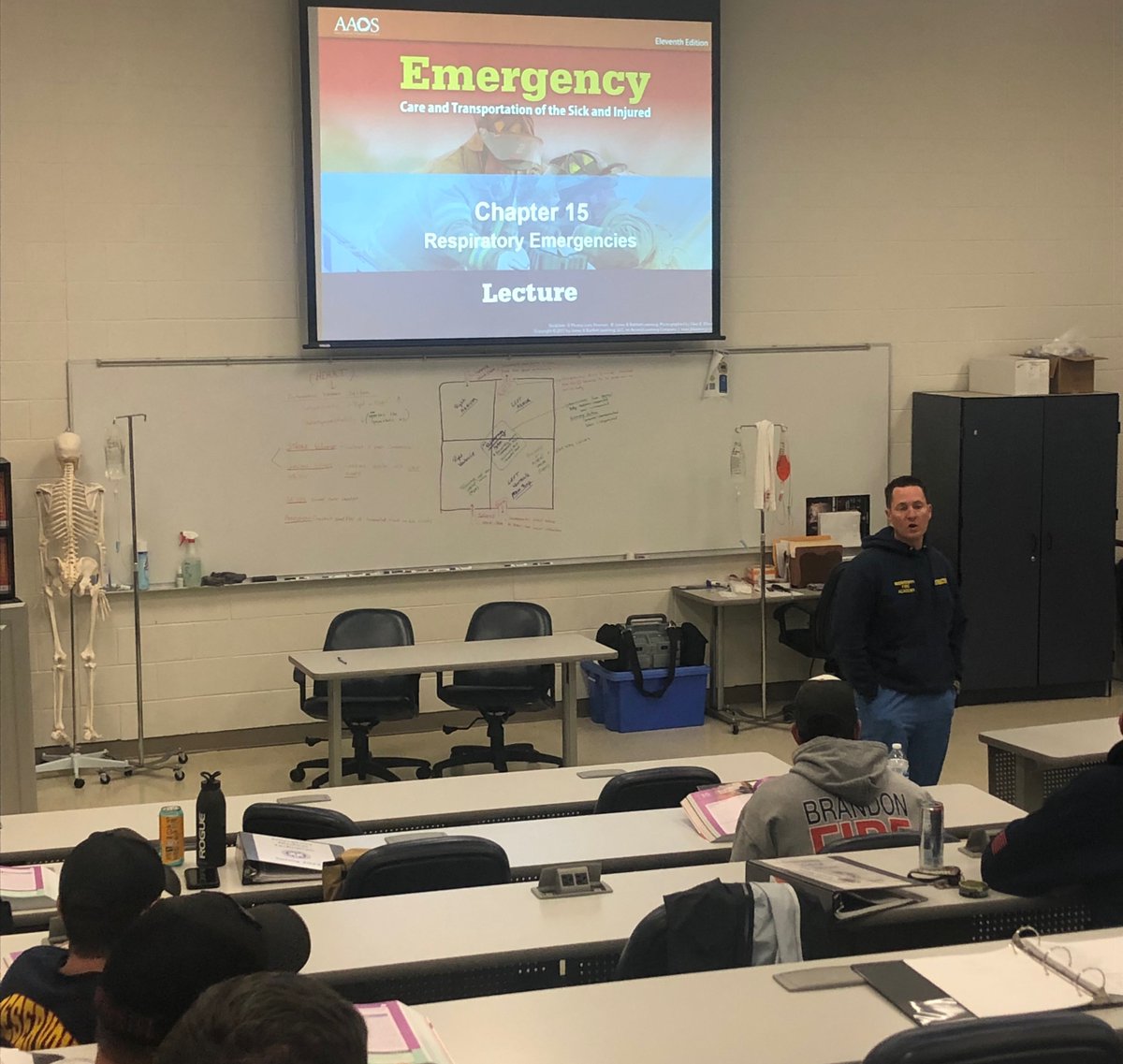 MSFireAcademy's tweet image. #EMTBasic is back on campus! Instructor Advanced Rickey Lee was teaching Cardiology #seeboard. Instructor Chief Rob Fisher is kicking off Respitory Emergency. #MSFA