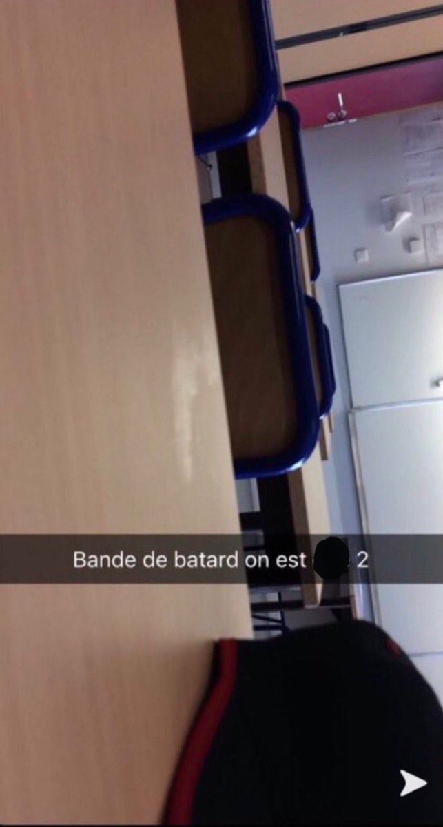 andrewcrd's tweet photo. Les bracelets de Yannick #KohLantaLeTotemMaudit #KohLanta https://t.co/CQHhCXjn1d