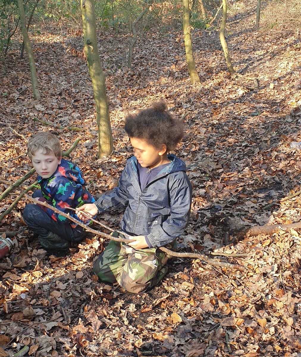 CCShootershill's tweet photo. What a beautiful afternoon in the woods! Just like Stanley in the book we're reading, we went in search of interesting sticks and found all sorts of things...a fast car, a horse and carriage, a musical instrument, a circus act! #stanleysstick @LiteracyPippa #forestschool #year1 https://t.co/XmnMhRhWIm