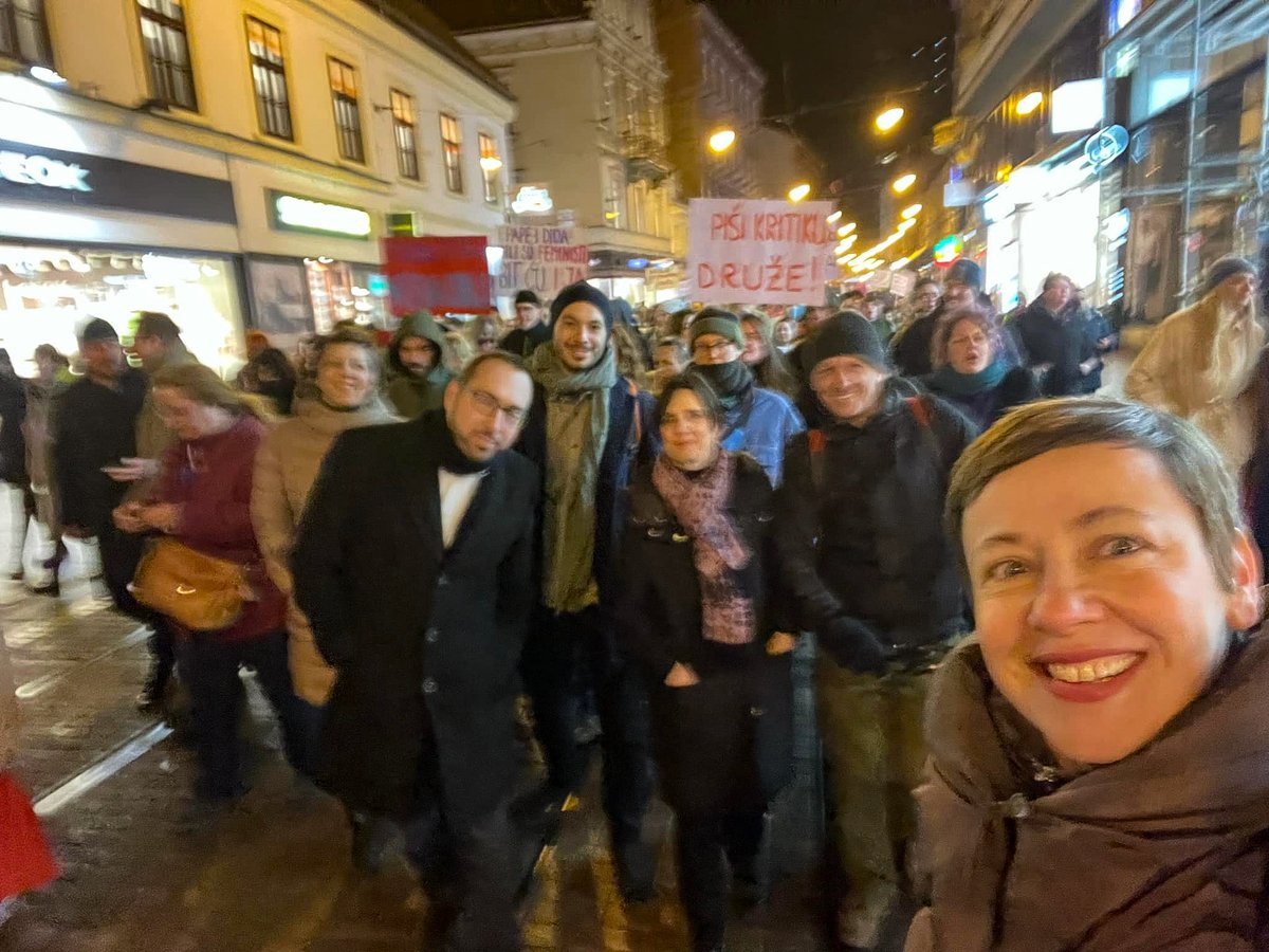 mozemoHR's tweet photo. Živio 8. mart! #noćnimarš https://t.co/RwacKMRF5k