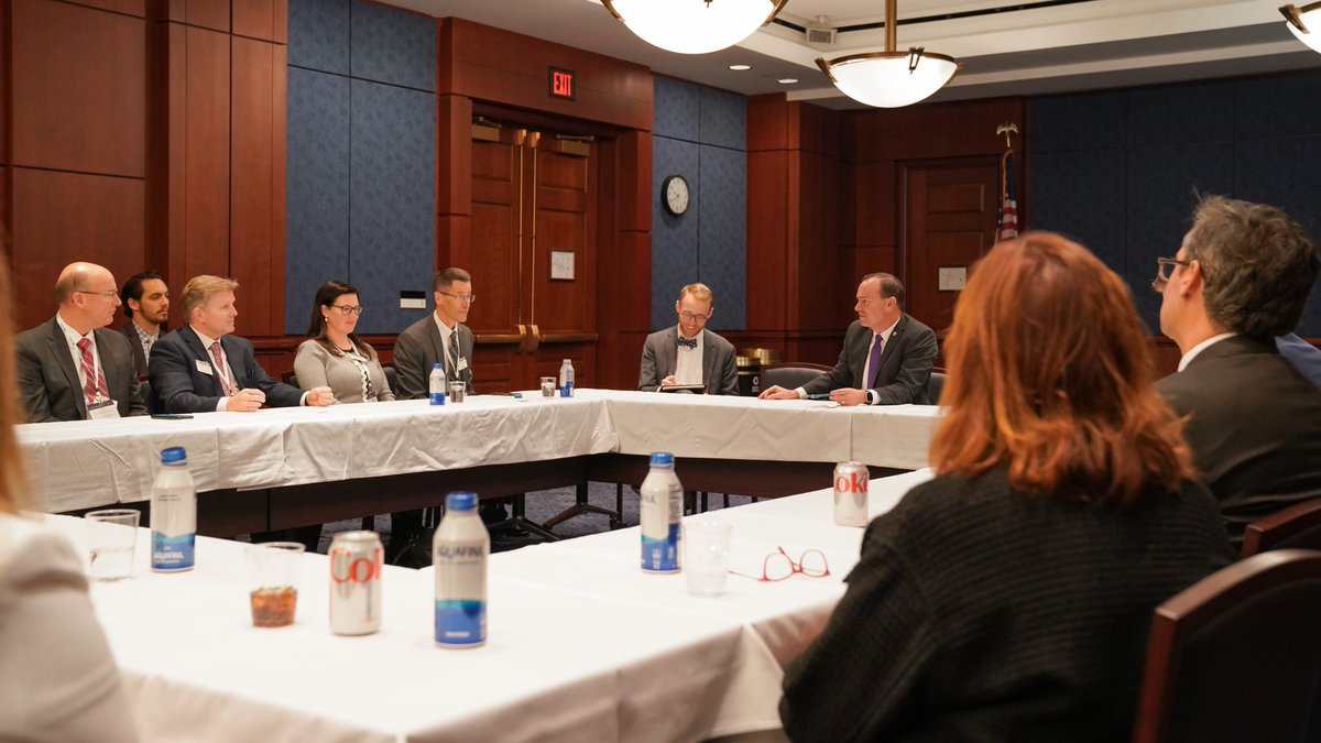 Mike Lee (@senmikelee) on Twitter photo Had a lovely chat with <a href="/UtahBankers/">Utah Bankers</a> this morning. It was great to be among friends. Utah's banks lead the nation in financial security and innovation. Had a lovely chat with <a href="/UtahBankers/">Utah Bankers</a> this morning. It was great to be among friends. Utah's banks lead the nation in financial security and innovation.