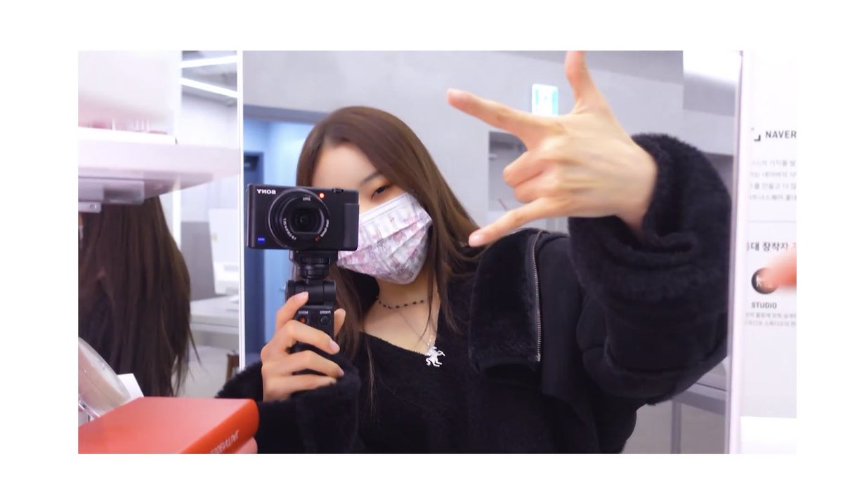 BILLLIELOOKS's tweet photo. 💄📸 https://t.co/YmPwSMWu3G