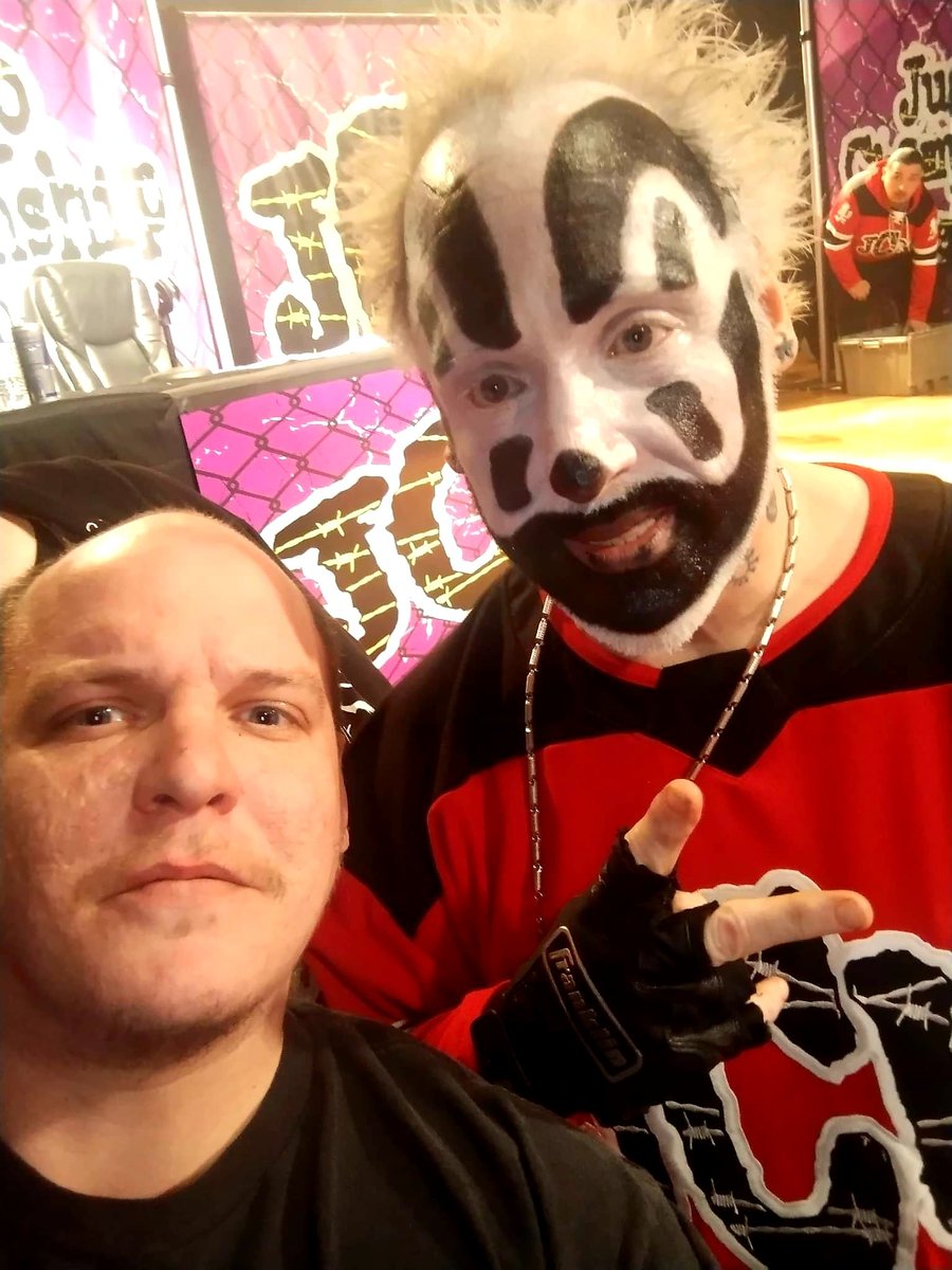 HoosierAlliance's tweet photo. Who was last night's free JCW show in Michigan? HWA admin, and family friend of ours Kenneth Miller with The "Duke Of The Wicked" VIOLENT J 🖤@icp @RealJCW Whoop Whoop! #MMFCL https://t.co/9rWW0TXSPs https://t.co/4PsQD7lqVH