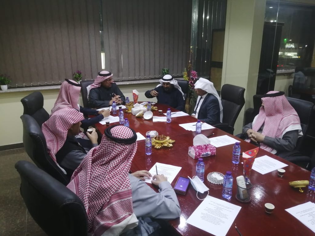 مجلس الإدارة بالجمعية التعاونية متعددة الأغراض بالقريات يعقد إجتماعاً برئاسة الأستاذ عميد بن صالح الغبين وأعضاء مجلس الإدارة حيث تم مناقشة العديد من المحاور المدرجة على جدول الأعمال وبحث الفرص الإستثمارية خلال المرحلة القادمة