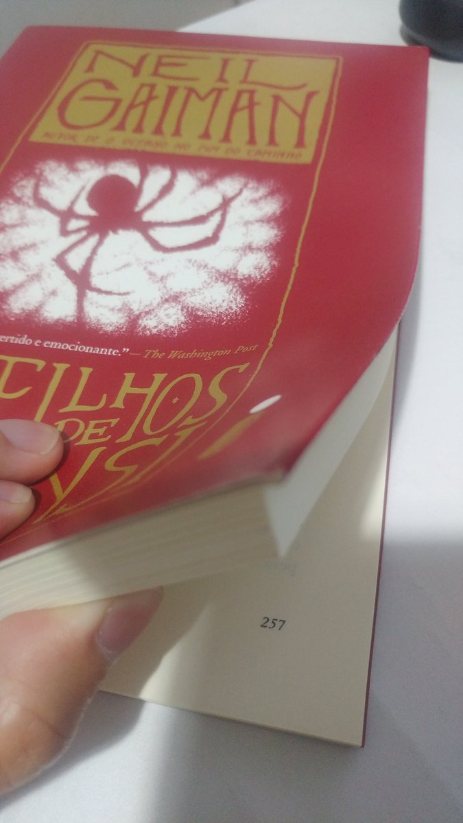 MaisContaInutil's tweet photo. @intrinseca @neilhimself Obrigado, o livro com as páginas certas chegou https://t.co/3bNRk1ywEP