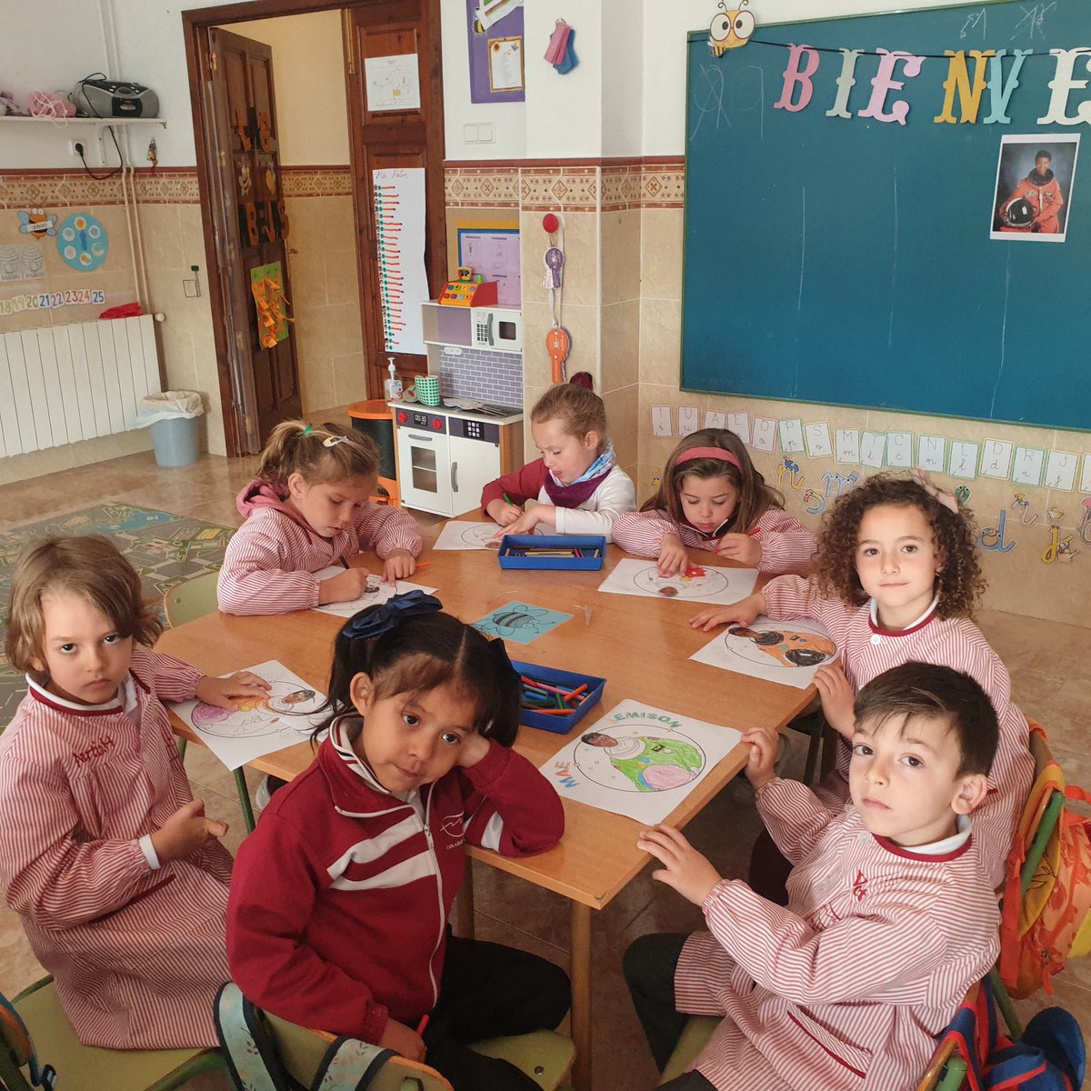 MInmaculadaJ's tweet photo. Celebrem el Dia de la Dona de la millor manera possible. Hem parlat de dones relevants, i sobretot, de les més importants per a nosaltres... les nostres mares. Feliç dia a totes!! https://t.co/bV4L3n7Gv9