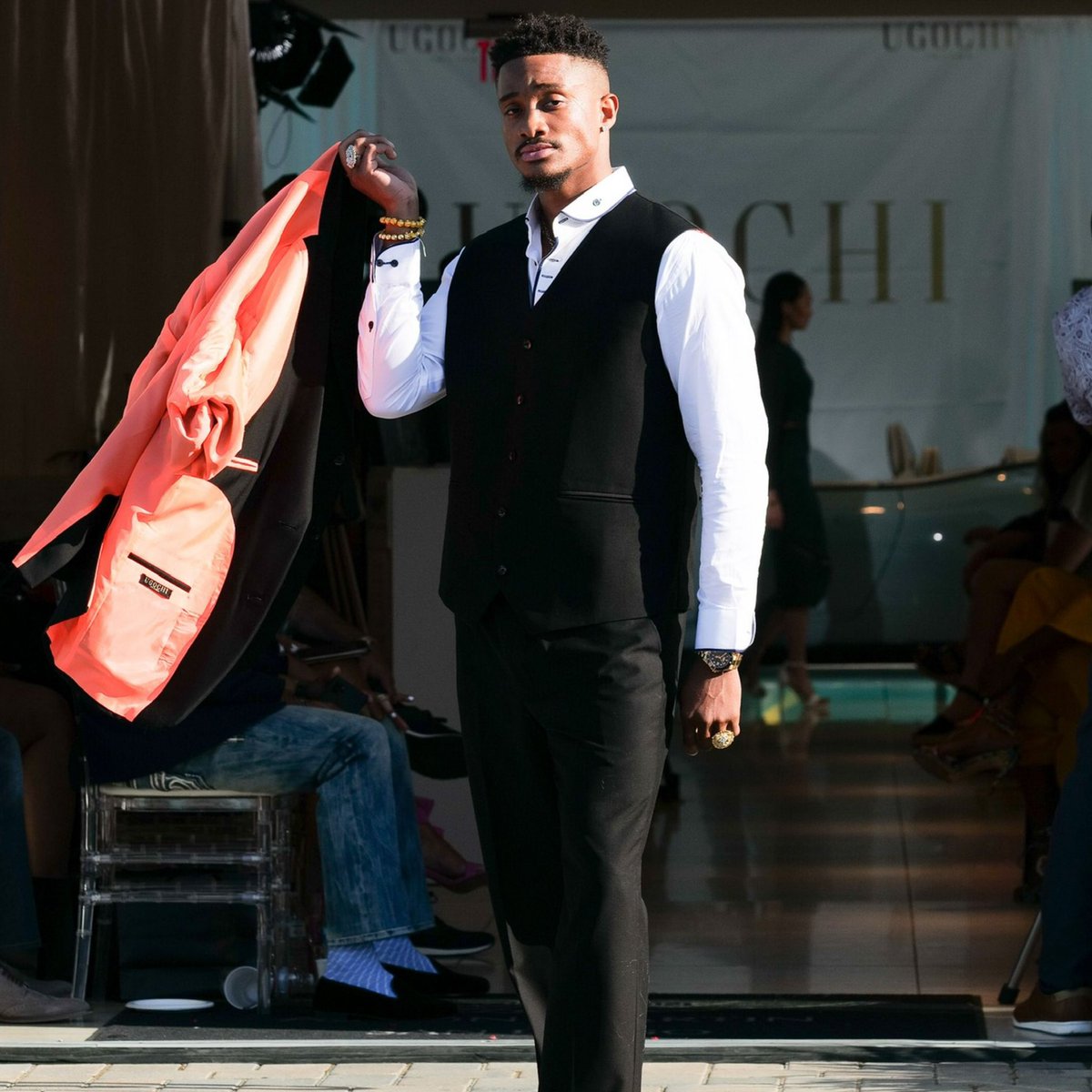 Alazon_'s tweet photo. Words<Actions
•👔
Designer: @ugochiiwuaba 👖👔🥻🔥
•👔
Event: @astonmartin
•👔
#alonzoeaster #alazon #highfashion https://t.co/MoLfvQVfxa
