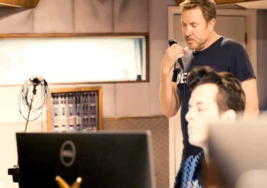 duranduran's tweet photo. "Simon, I’ve been listening to WING over and over - it’s such a etheric journey on the musical and lyrical senses. I got a Patti Smith vibe from the lyrics. I was wondering if she inspired any of this one?"
https://t.co/Eh74od0NDK https://t.co/y5poHyOj9H