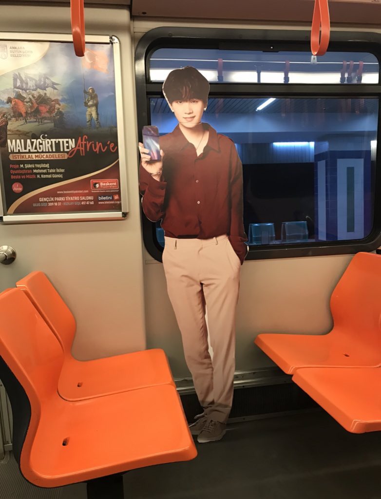 [🤪] Doğum gününde Ankara ziyareti yapmış Yoongi’yi hatırlayalım😂 İnanmayanlar için Ankaray’dan bir fotoğrafını da paylaşıyoruz🤫

Etkinliklerimizi de çok özledik, umarız en kısa sürede yeniden bir araya gelebiliriz🍬

#HappyBirthdaySUGA