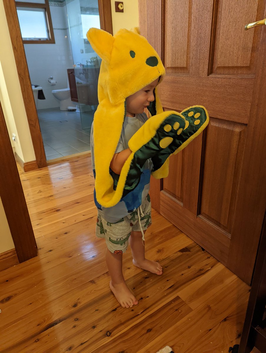 mistermouse666's tweet photo. You do say get em young right @wallabies? Given he's dual eligible with @EnglandRugby thought I'd better start the brainwashing early... #FutureWallabies #FrontRowersUnion https://t.co/ig23fyjiik