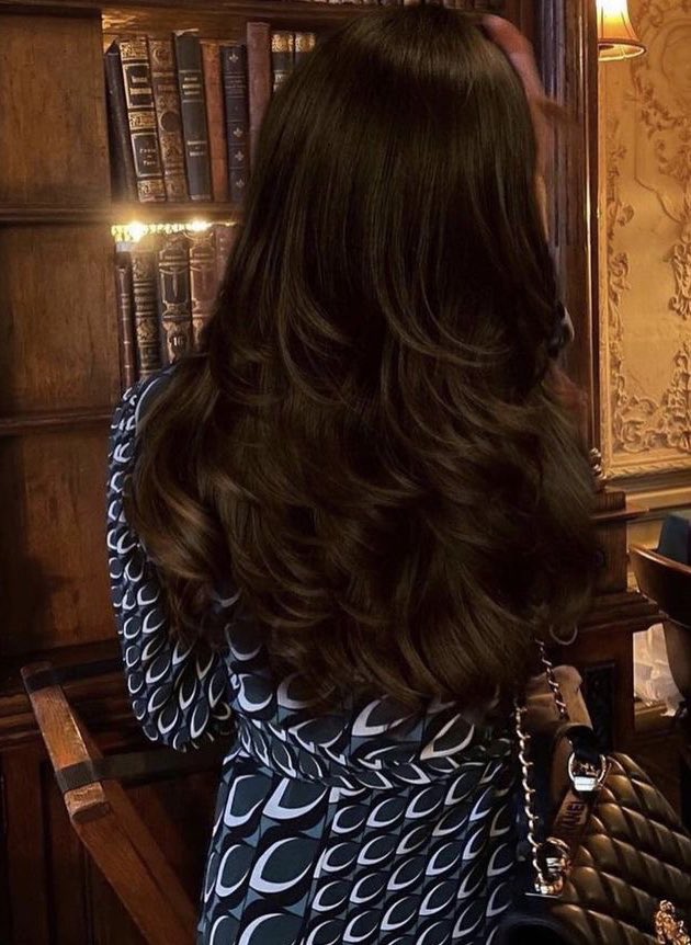 من حُبه،أحب أهله و دياره و منطوقه🖤..