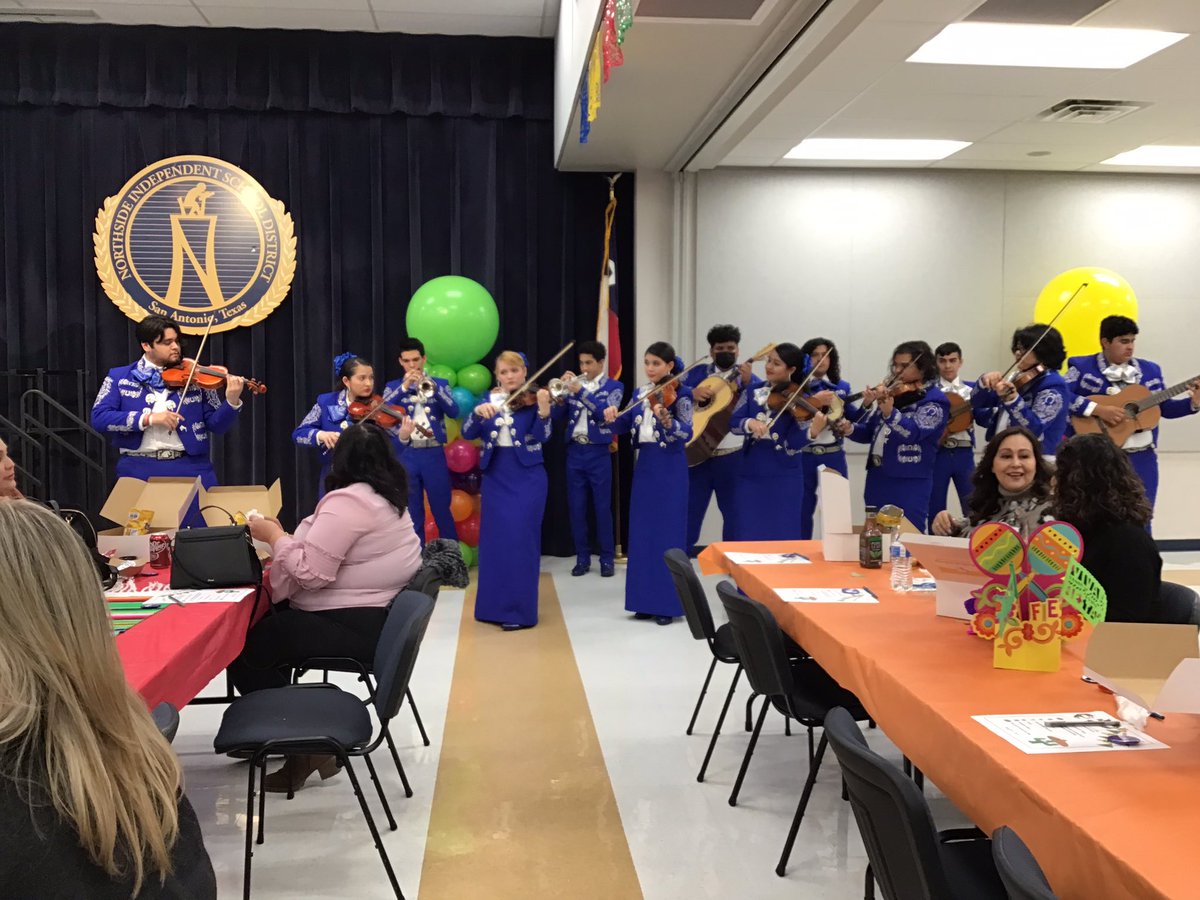 NISDTeachLearn's tweet photo. Lots of fun 🤩 happening at afternoon CLASS Conference. #WhatsHappeningAtNAC #BeLegendary #BeLegendaryAtNAC #NISD_CLASSConference https://t.co/I5JlI54bZb