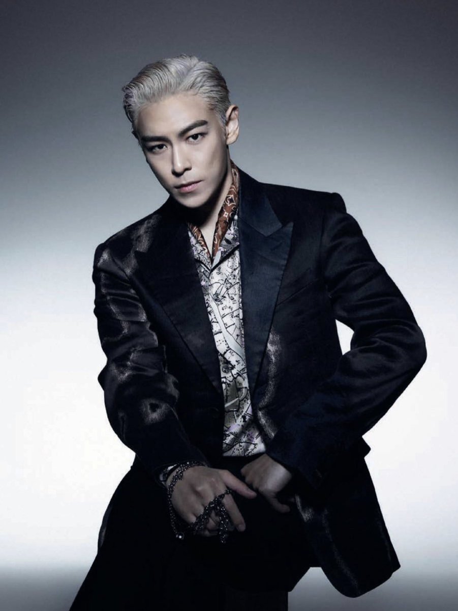 BigbangMagazin's tweet photo. Prestige dergisi çekiminden fotoğraflar.

#TTOP #CHOISEUNGHYUN #BIGBANG https://t.co/Lwhbi1YR8S