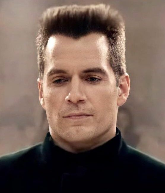 JessicaDwyer's tweet image. Well... there's the sequel I didn't know I needed.  #HenryCavill  #DatHair #MyBlueHeaven #SteveMartin's lost love child.