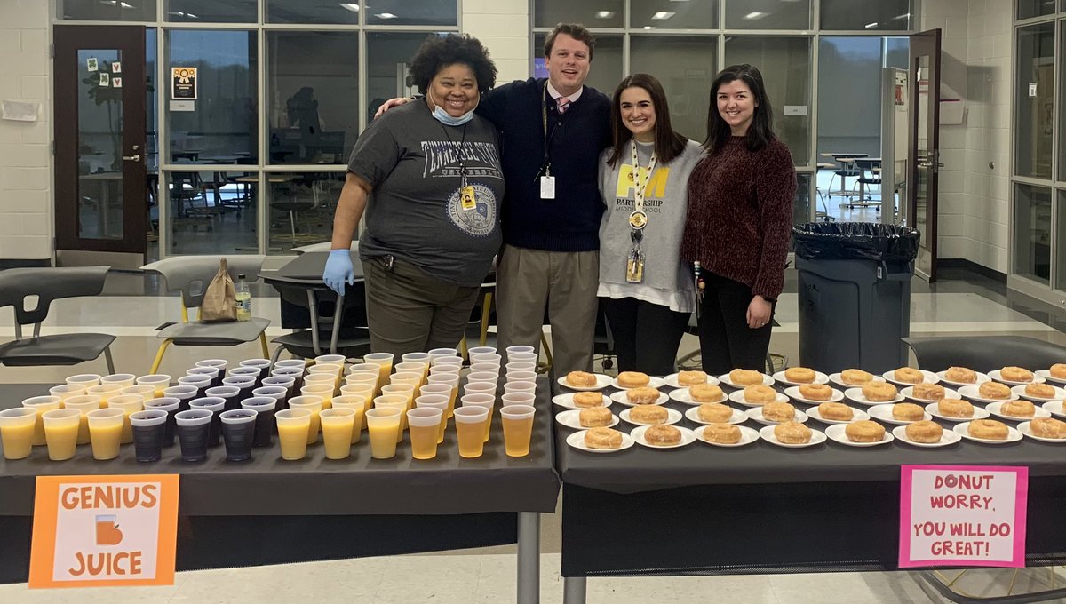 MsHowellScience's tweet photo. Nothing like some Genius Juice and Donuts to hype up the kiddos for testing! I just know they did great🍩🧃 #starkvillespark #expectexcellence https://t.co/LwX9rHPHpP