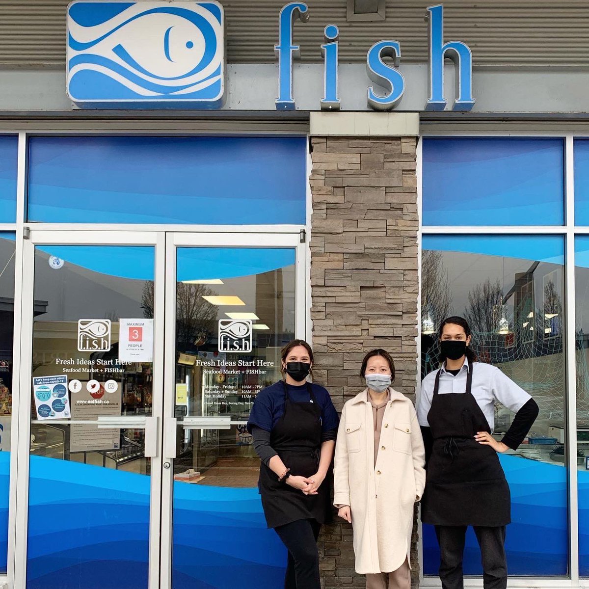 Meet the inspiring, incredible, and innovative women behind FISH 💙🐟🙏🏻

Celebrate #internationalwomensday today and everyday by supporting women leadership and empowering females to follow their passion! 

#womeninbusiness #womenchef #workingmoms #iwd2022 #whorunstheworldgirls