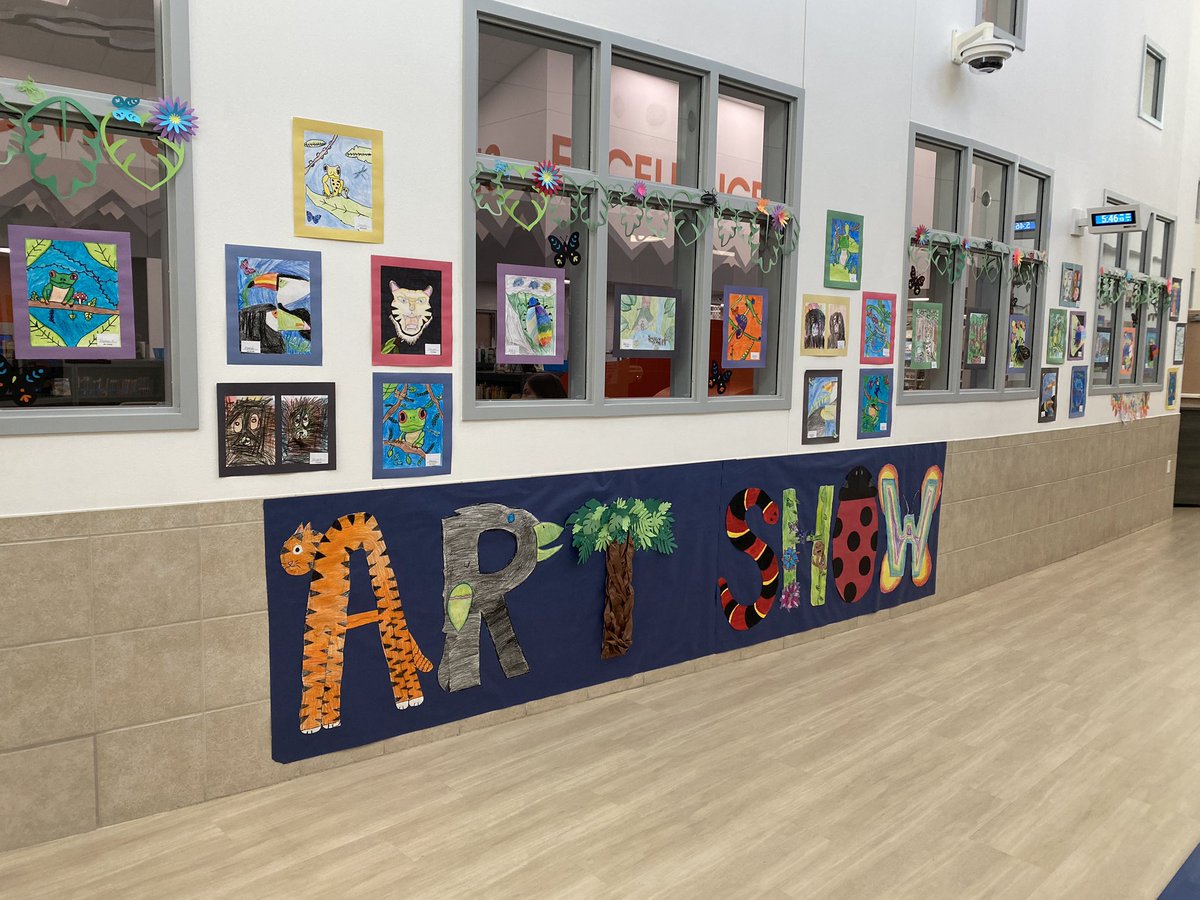KSanford47's tweet photo. EXCELLENT turnout at our Open House &amp; Art Show tonight! It was wonderful to welcome our @thompsoncougars into the building and see so many families and smiling faces! @CFBISD #ThompsonIsExcellence https://t.co/wpxBQ2TFD1