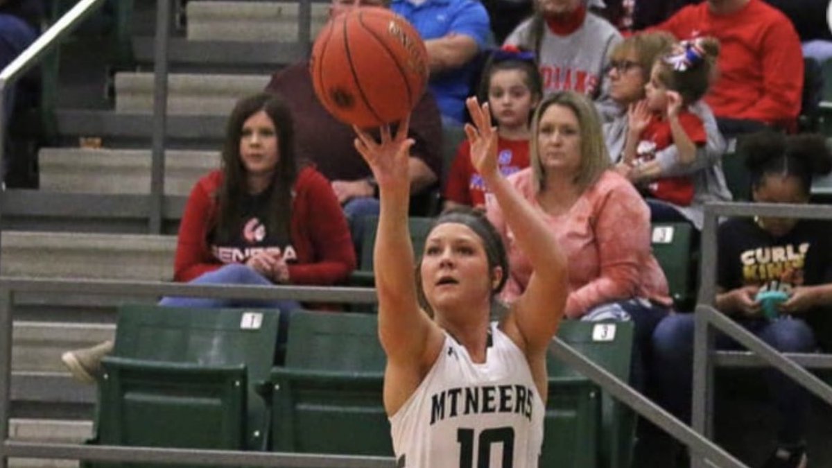 CoachBerendt's tweet photo. Congratulations @BoswellRaegan on being named to the Class 4 District 12 All-District team! https://t.co/WblE28ru3u