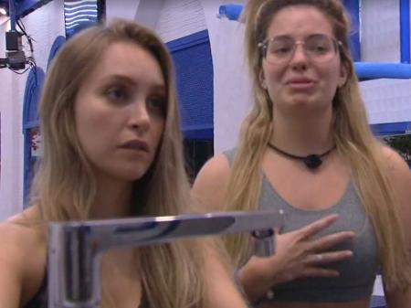 mosaicoplus's tweet photo. Laís: Arthur, me perdoa, você é como um pai pra mim, eu tenho pães sobrando e te dou. 

#bbb22 #ForaJade #ForaArthur https://t.co/I2nO0zjDTb