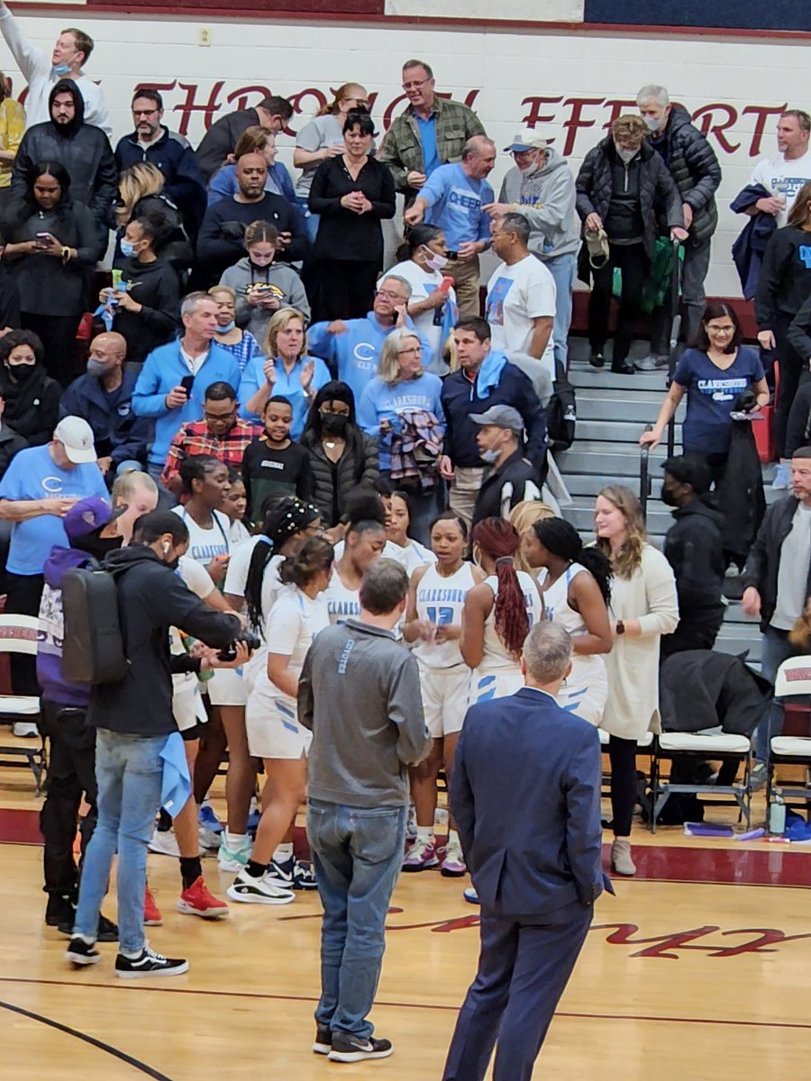 JohnsonTerp's tweet photo. We're going to THE SHIP! #D-Up #Cburg @Cburg_Coyotes @CHSCoyotes https://t.co/trxRAZhMqT