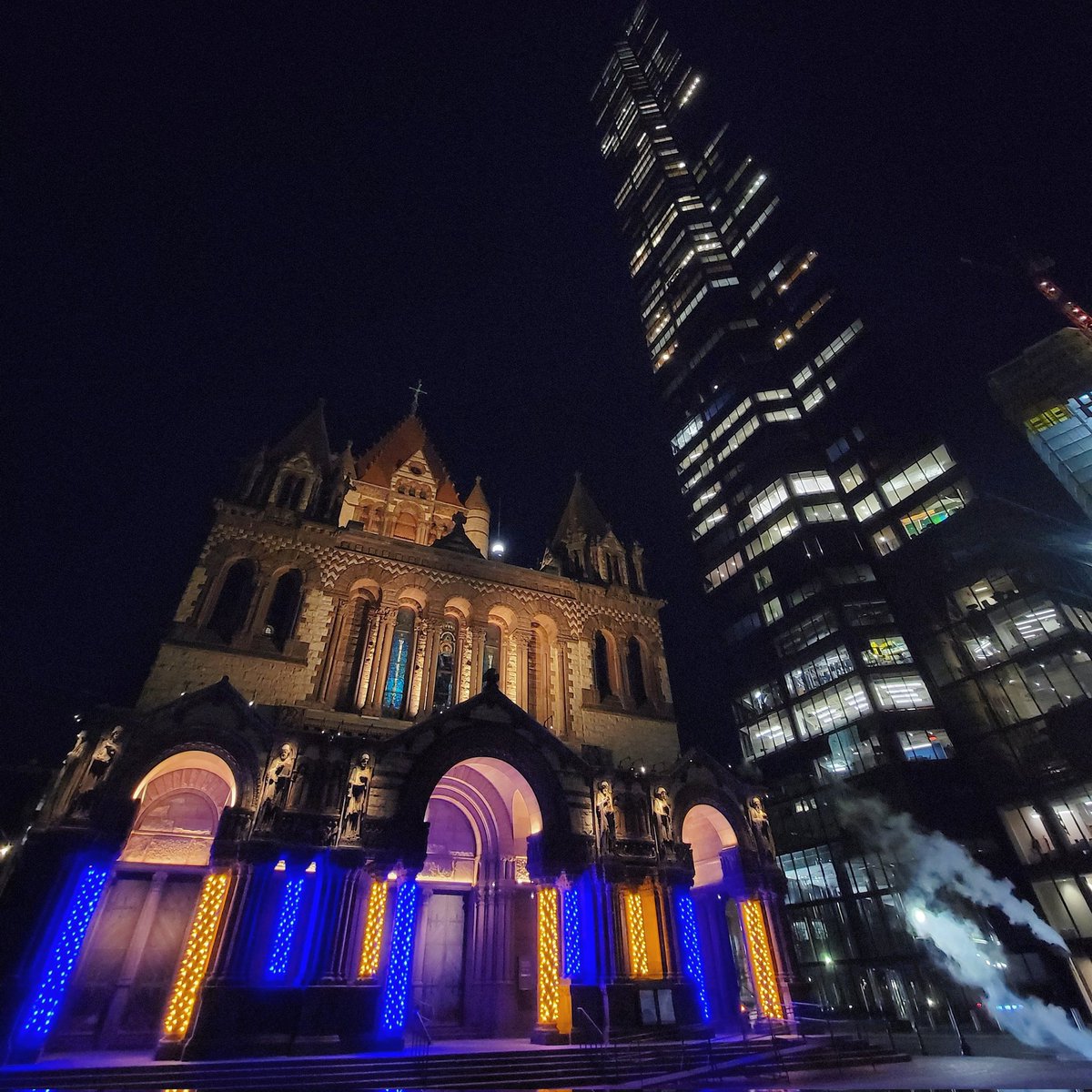 OnlyInBOS's tweet photo. 📍Copley Square https://t.co/sjrDm4TSbg