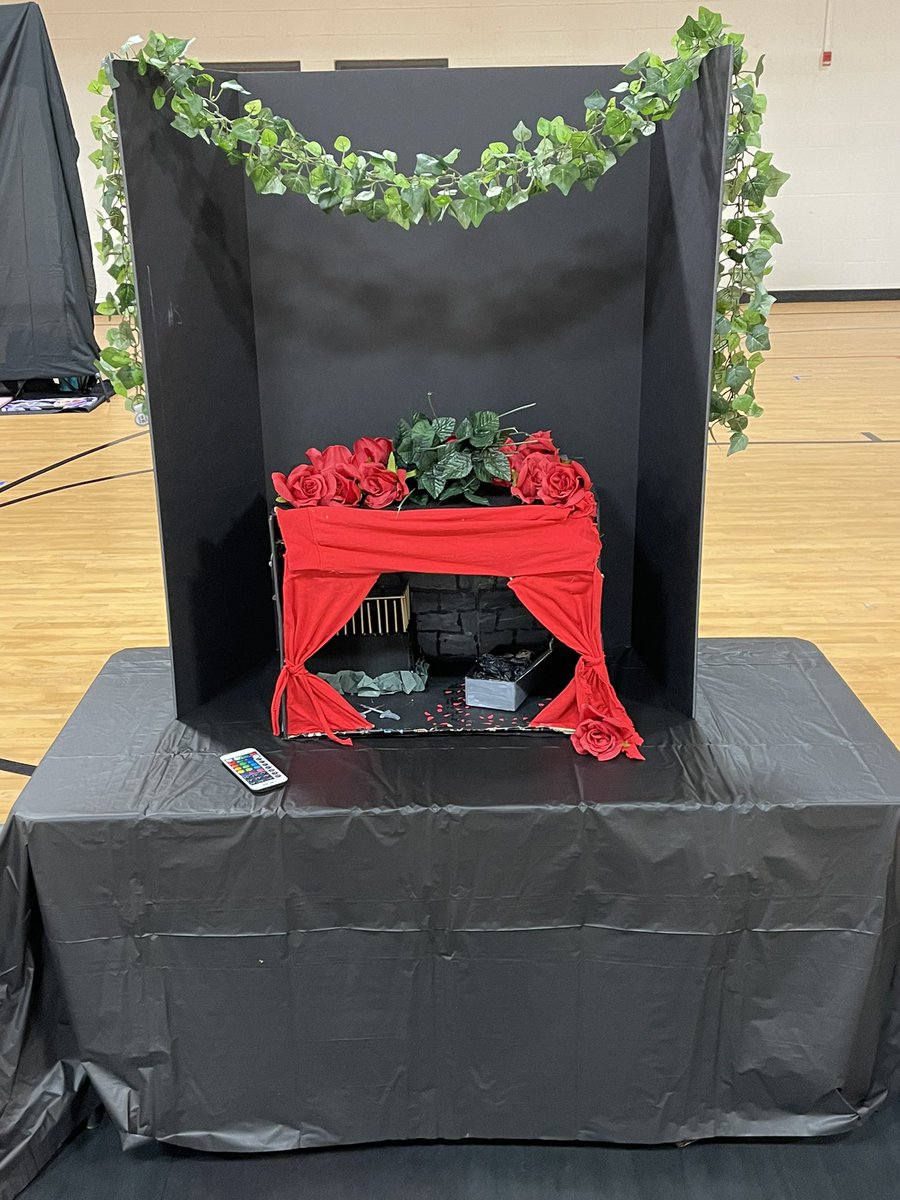 Bence_EDU's tweet photo. I am so incredibly proud of @NewTechCoppell ‘s Class of 2025. They have proven once again they will accept, reimagine, and conquer any challenge thrown at them. Thank you #nthctribe for an inspiring #ShakespeareInThePerk https://t.co/y49MPghb94