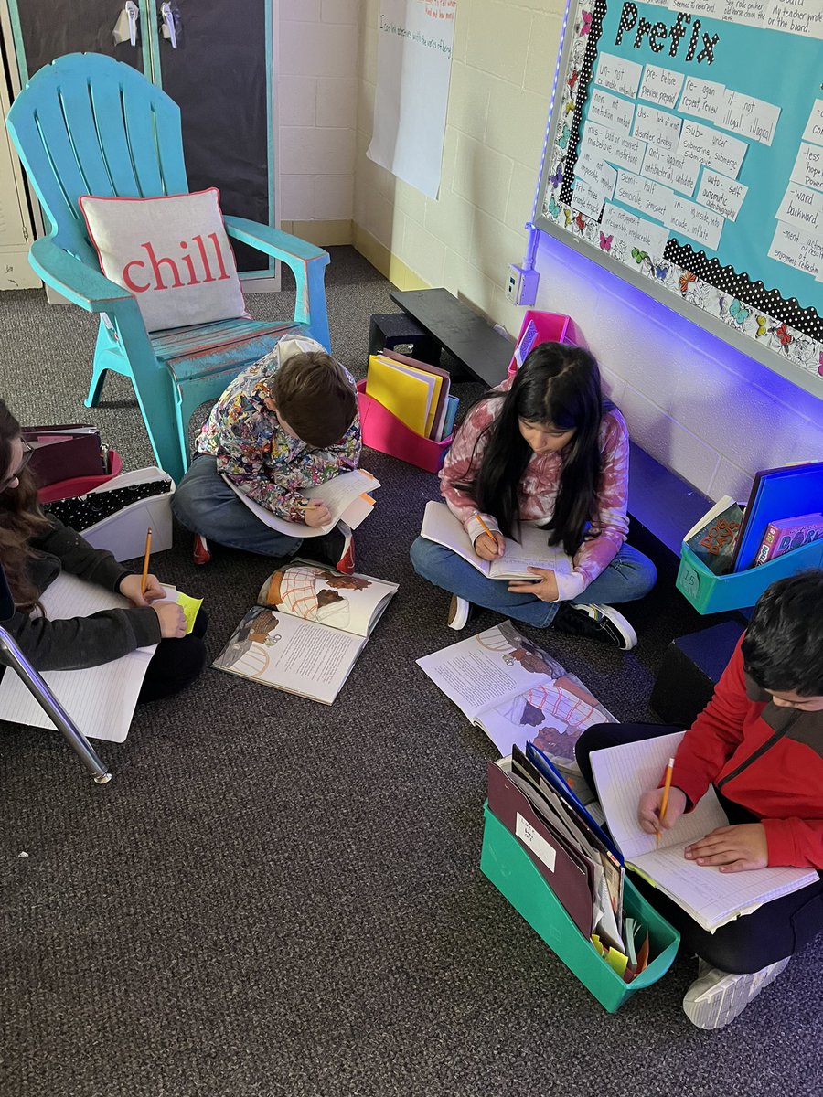 RedmonRoos's tweet photo. We started my favorite reading unit on historical fiction book clubs with group readings of historical fiction picture books. Can’t wait to see how these kids grow as readers and historians! #crockettroos #roosread #whywisd https://t.co/mnOfKzfEqG