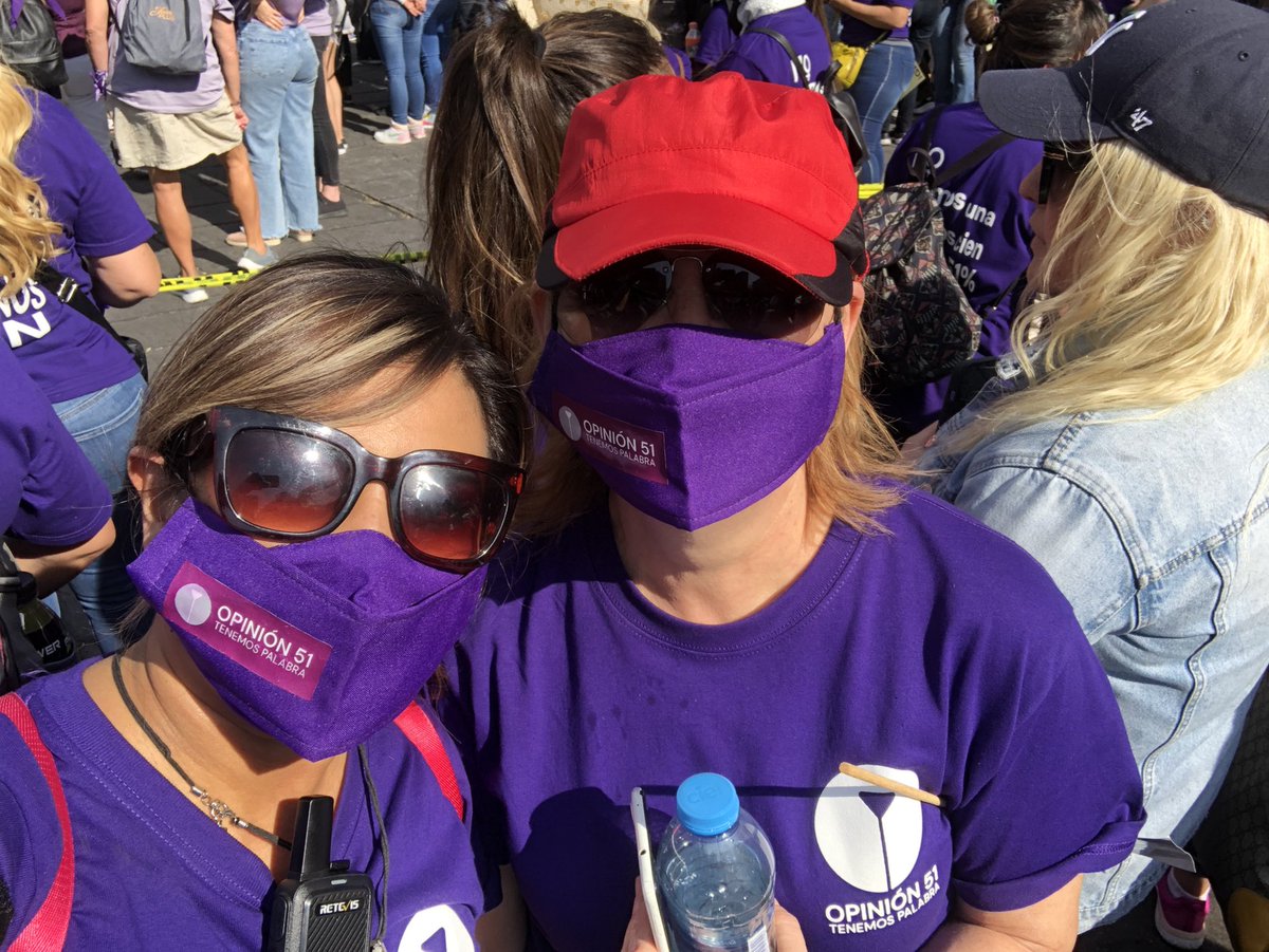 Sandra_Romandia's tweet photo. Fue una marcha de empatía y respeto… muy lejos de lo que las autoridades intentaron advertir. 
Quisieron infundirnos miedo porque nos tienen miedo. 
Contingente @Opinion_51 
#8Marzo2022 https://t.co/eivumIZmCZ