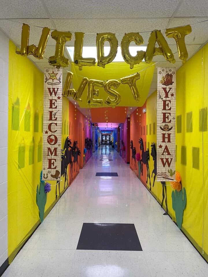 Wildcat West!! #tweetingtuesday #gwcstrong <a href="/NSDCarver/">Carver Elementary</a>