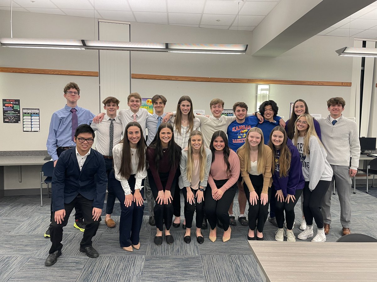 papiosouthdeca's tweet photo. Thank you to the students &amp; parents who joined us for our DECA presentation night! We are ready for state next week!🔷 https://t.co/1HGw2eJJ3x