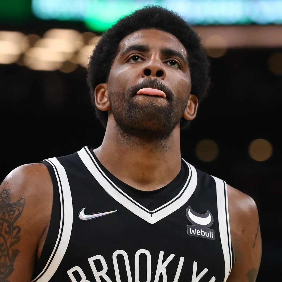 TheHoopCentral's tweet photo. Kyrie Irving tonight:

50 Points
79% FG
9/12 3PM

🔥🔥🔥 https://t.co/eYXJkdj8sk
