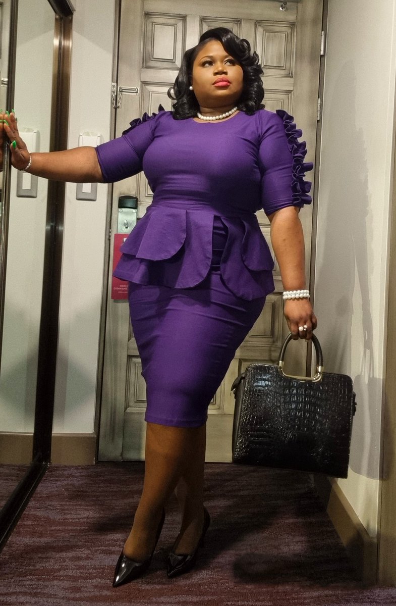 KeisalPeters's tweet photo. ...because some women are lost in the fire & some women are built from it.๐๐ฅ
Happy to have been styled by Vincentian designer Natasha Jeffrey aka @london_abbi . It was a pleasure working with you!๐
#IRep784 ๐ป๐จ
#VincentianDesigners
#IAmWoman
#HappyInternationalWomensDay ๐๐ https://t.co/gKABDells1
