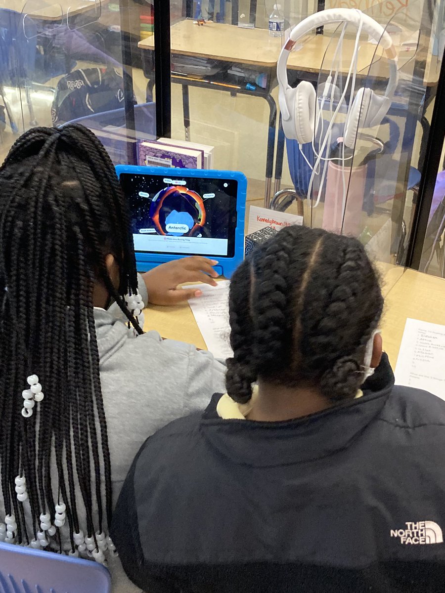AmyPeterman1973's tweet photo. Thanks @ILC_Spangler for the plate tectonics lesson with merge cubes!! My kids loved it!! https://t.co/X3wC000EoS