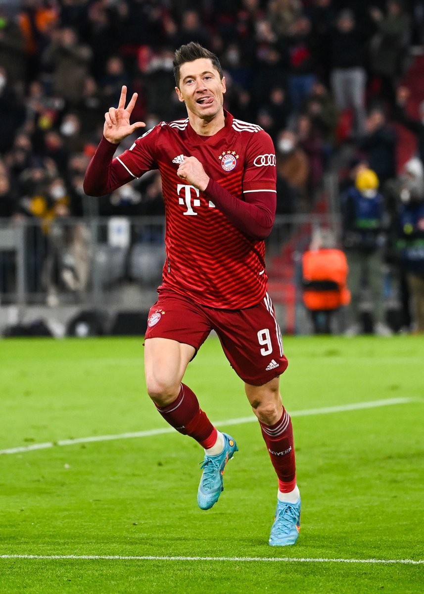ActuFoot_'s tweet photo. Un mot pour décrire cet homme ? 🤔 https://t.co/lw8mSae48x