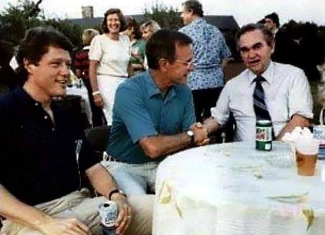 TheLastRefuge2's tweet photo. Three directly related data points.

(1) Ukraine was the #1 foreign nation to fund the Clinton Foundation.

(2) Two days ago, Bill Clinton announced the Clinton Foundation was restarting.

(3) Today Mitch McConnell announces a $14 billion Ukraine aid package.

See it yet? https://t.co/Pc9dtnMDUh