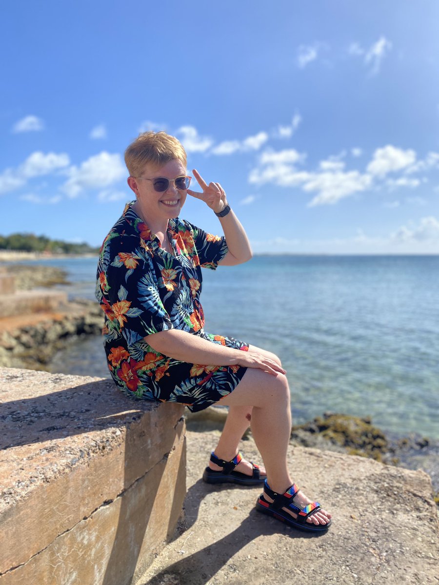 PropTartMN's tweet photo. Gotta work hard to get those awesome shots. #ProPhotos #JoCoCruise https://t.co/yAszDgKPSc